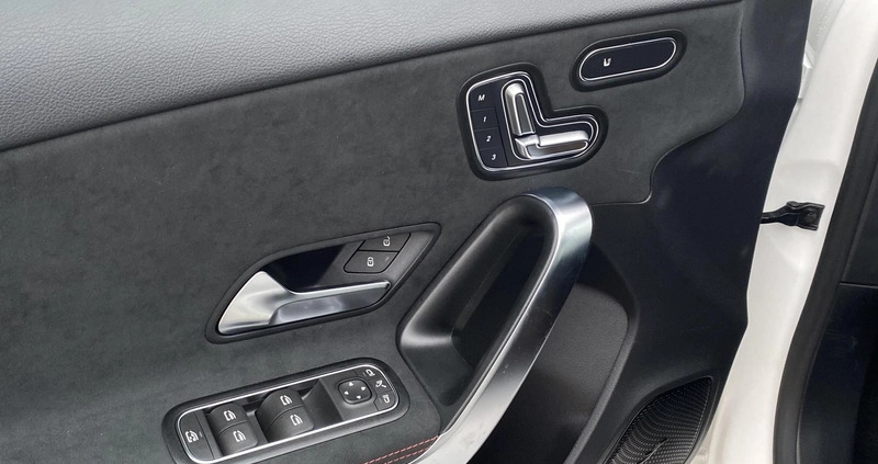 Mercedes-Benz Klasa A cena 223199 przebieg: 5, rok produkcji 2024 z Piaseczno małe 254